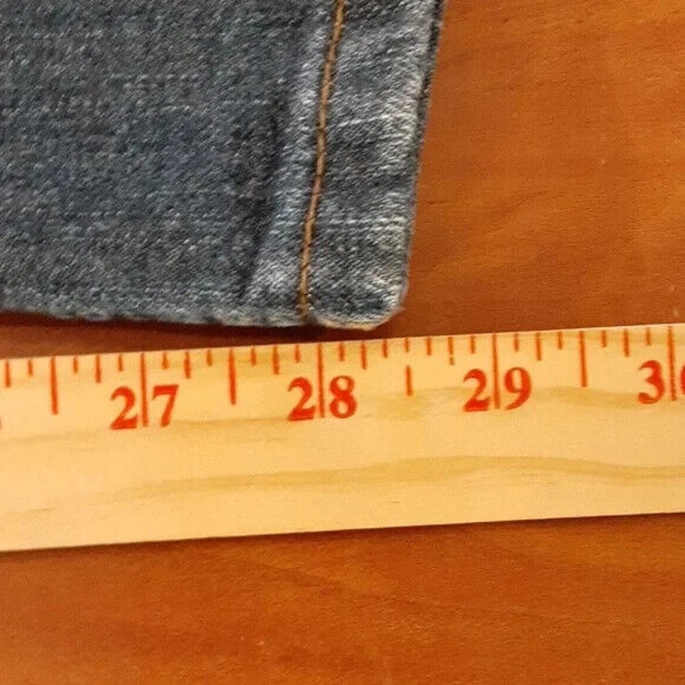 Signature Levi's Strauss size 34X30 straight leg blue jeans - Picture 10 of 16